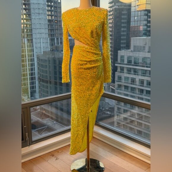 🆕 BRONX & BANCO 🧿 NWOT Ricky Asymmetrical Sequins Gown, Lemon - Sz M US 6 - Picture 3 of 16